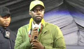 « TERA MEETING »-Retrouvailles entre Ousmane SONKO,  en…taille patron, et son… « peuple » !