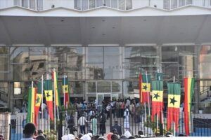 Le consensus, cette digue sénégalaise qu'il ne faut pas rompre (Par Aly Saleh) Alors que l'Assemblée nationale s'apprête à réécrire près de trente articles de la Constitution, le Sénégal fait face à son éternel démon